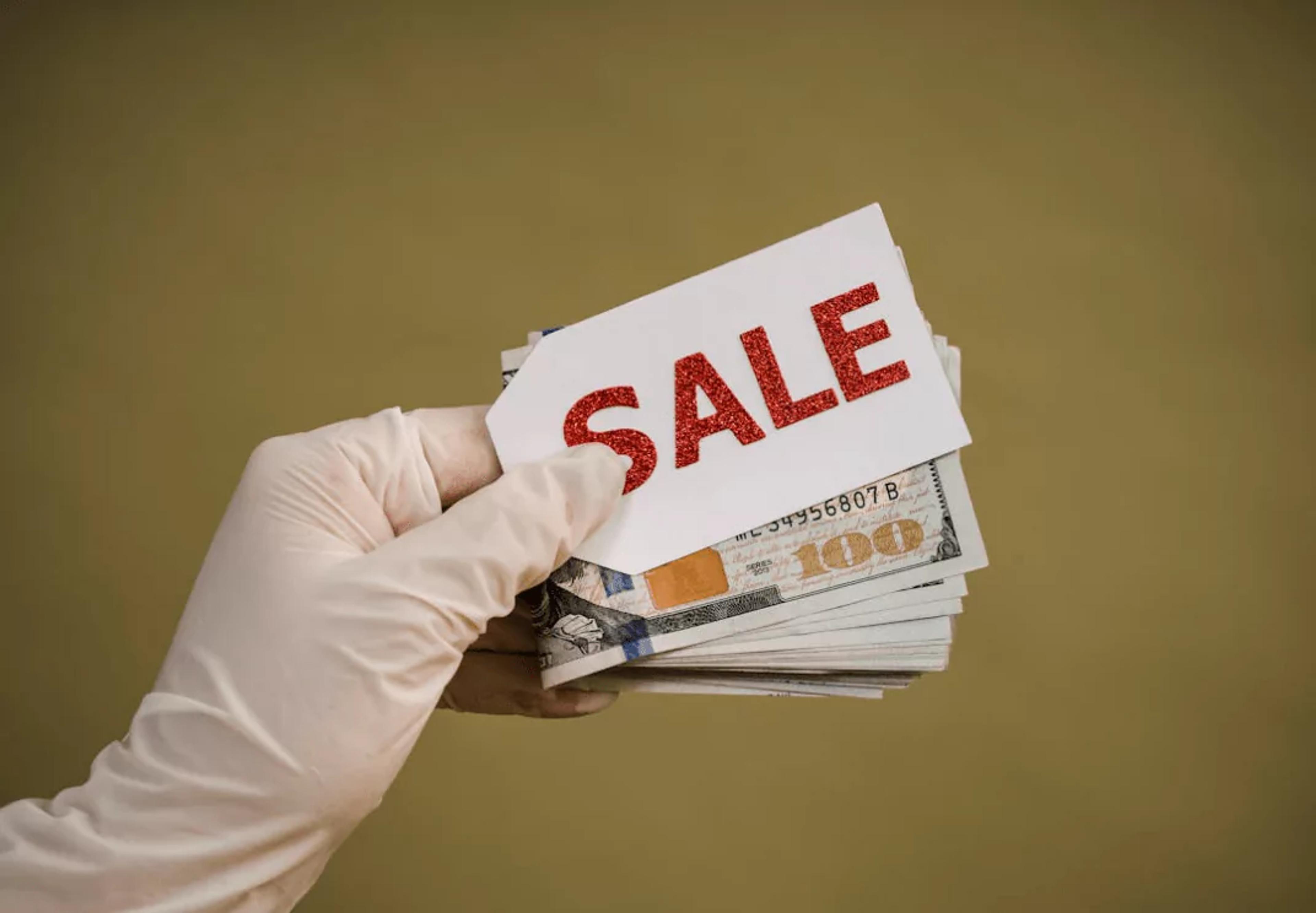 stratagemma di marketing,clienti,base clienti,sconti,potenziali clienti,strategia di marketing,programma di fedeltà,senza svalutare,aumentare i ricavi,negozio online, più valore, prezzo pieno, segmenti di clientela, nuovi clienti, equità del marchio, ricerca di mercato, tariffa scontata, aumentare le vendite, prezzi flessibili, clienti felici, promozioni mirate, segmenti di clientela specifici, massimizzare i ricavi, tendenze di mercato, valore del marchio, sconti per referenze, sconti stagionali, clienti esistenti, sconti per prenotazioni anticipate, attrarre clienti, prezzi dinamici, strategie di sconto, sconto diretto, margini di profitto, fedeltà dei clienti, sconti esclusivi, valore percepito, prezzi più bassi, regalo gratuito, prezzi a livelli, premiare i clienti fedeli, valore medio dell'ordine, strategie di prezzi dinamici, offrire sconti, come offrire sconti senza svalutare la tua attività turistica, strategie di prezzo, clienti fedeli