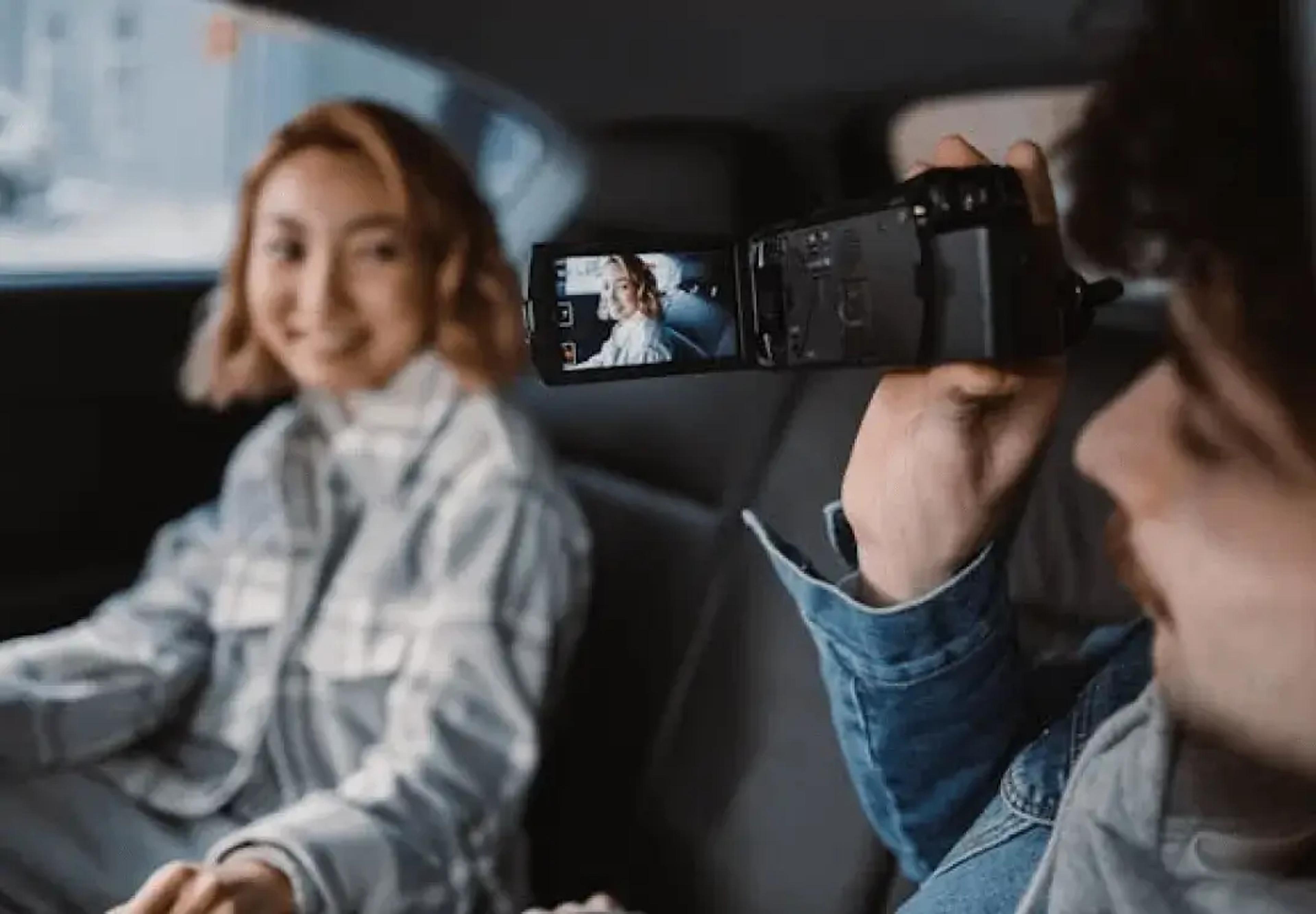 Online-Reiseunternehmen, Reisebranche, Live-Stream, Marketingstrategien, lokale Attraktionen, Tourismusbranche, Reisepakete, Live-Streaming-Plattform, trip.com-Gruppe, Insider-Tipps, greifbare Geschäftsergebnisse, globale Reisebranche, Destinationsmarketing, regionale Drehscheibe der Gruppe, E-Commerce, strategische Allianz, Livestream-Serie der Gruppe, Reiseunternehmen, virtuelle Realität, Südostasien, wachsende Nachfrage, Tourismusbehörde, großer Erfolg, Vizepräsident, vergangenes Jahrzehnt, Streaming-Zentrum, innovativer Inhalt, Reiseerlebnisse, personalisierte Erlebnisse, soziale Medien, Entscheidungsfindung, Reise, potenzielle Kunden, Format setzt sich fort, aktueller Schwerpunkt, Milliarden treiben, Mitbegründer, Reiseinhalte, Dienstleistungen, Buchungen, Online-Reisen, Thailand, Reiseentscheidungen, Top-Reiseziel, Europa, Fokus, expandieren, Gruppe, Verbraucher, Unternehmen, Verkäufe, Zugang, Marketing, Welt, engagieren, Nutzer, Plattformen, Tourismus, Facebook, Videos, Kunden, China, Gäste, Partner, Format, Touren, Kampagnen, Angebote, Daten, Länder, Erstellung, Malaysia, Artikel, Unterkunft, wesentlich, beitreten, Schlüssel, Millionen, führend, Aufstieg, Livestreaming, Übertragung, Anmeldung, Zusammenarbeit, Funktionen, Websites, Thai, Freunde, Geschäft, Pakete, Agenturen, entstanden, Klang, verfolgen, Familie, demonstrieren, Kommentare, Werkzeuge, Vorteile, Stadt, Erfolg, traditionell, Inhalt, Pandemie, zuschauen, Streams, aufrechterhalten, Trend, Licht, Plattformen wie, Gestaltung, Spiel, Wettbewerb, Einführung, Phänomen, Technologien, Faktoren, ausgegeben, Beziehung, Präsenz, verkauft, Kontrolle, Shanghai, Region, Laden, Gründer, nutzen, teilen, reagieren, testen, steigern, Erholung, Modell, angenommen, Oktober, KI, lernen, Authentizität, Influencer, Empfehlungen, finden, Jahr, veröffentlicht, Eckpfeiler, Aktivitäten, wachsen, getrieben, Vertrauen, bleiben, erforderlich, beliebt, setzen, Einfluss, Quelle, Ansicht
