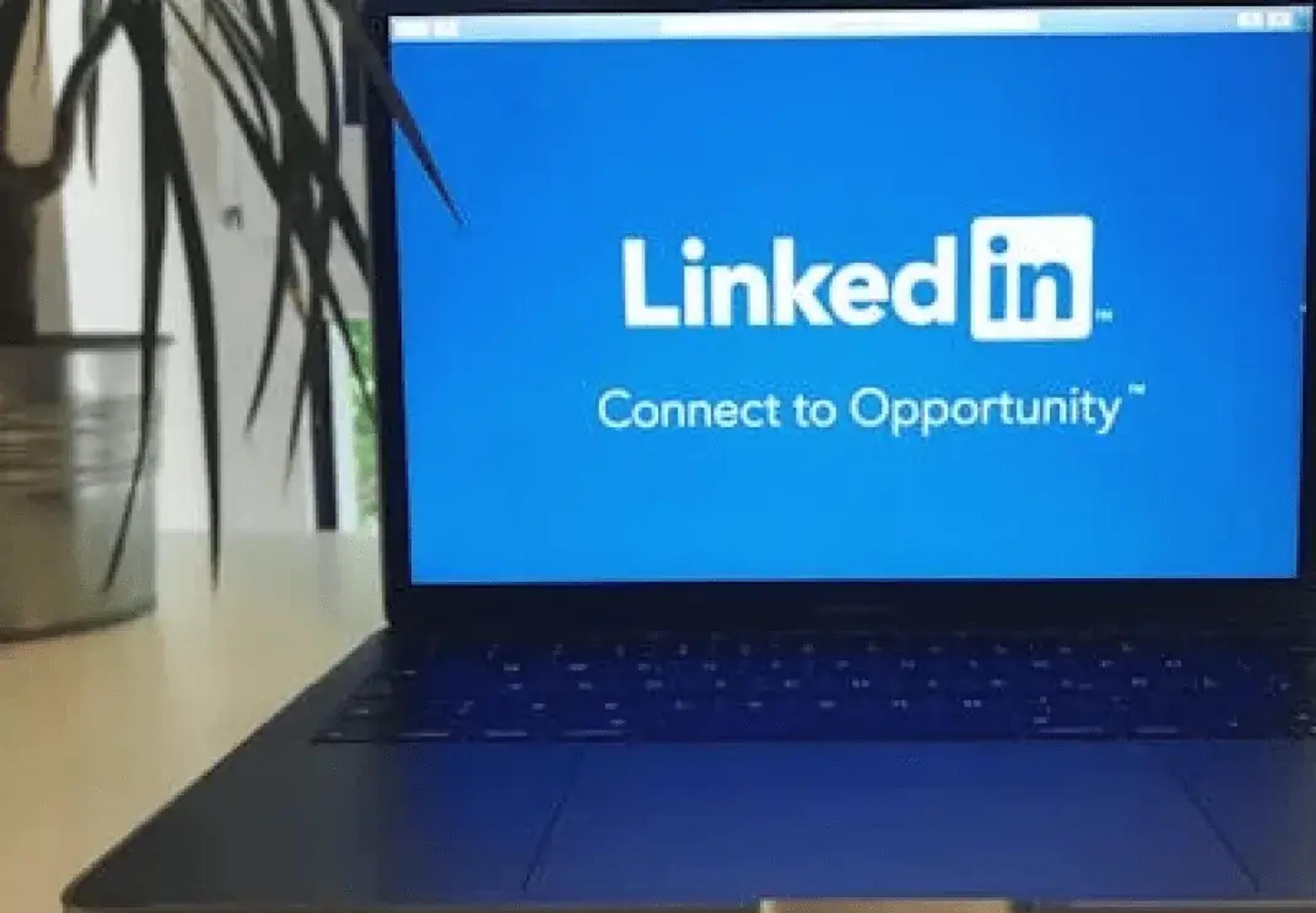üzlet, jelenlegi rendszerek, b2b marketing, utazási márkák, új stratégiák, új ügyfelek, specifikus úti célok, erős kapcsolatok, audio tartalom, egyre fontosabb, influencer partnerségek, utazási ügynökség, célpiac, digitális marketing, marketing csatornák, tartalommarketing, célközönség