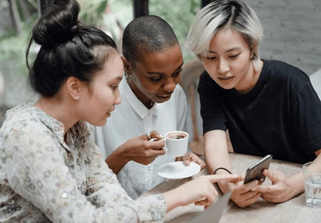 Instagram-Influencer, Kreation, Recherche, Wirtschaft, Tourismus, Reisemarken, soziale Medien, Tourismusbranche, Reise- und Tourismusmarketing