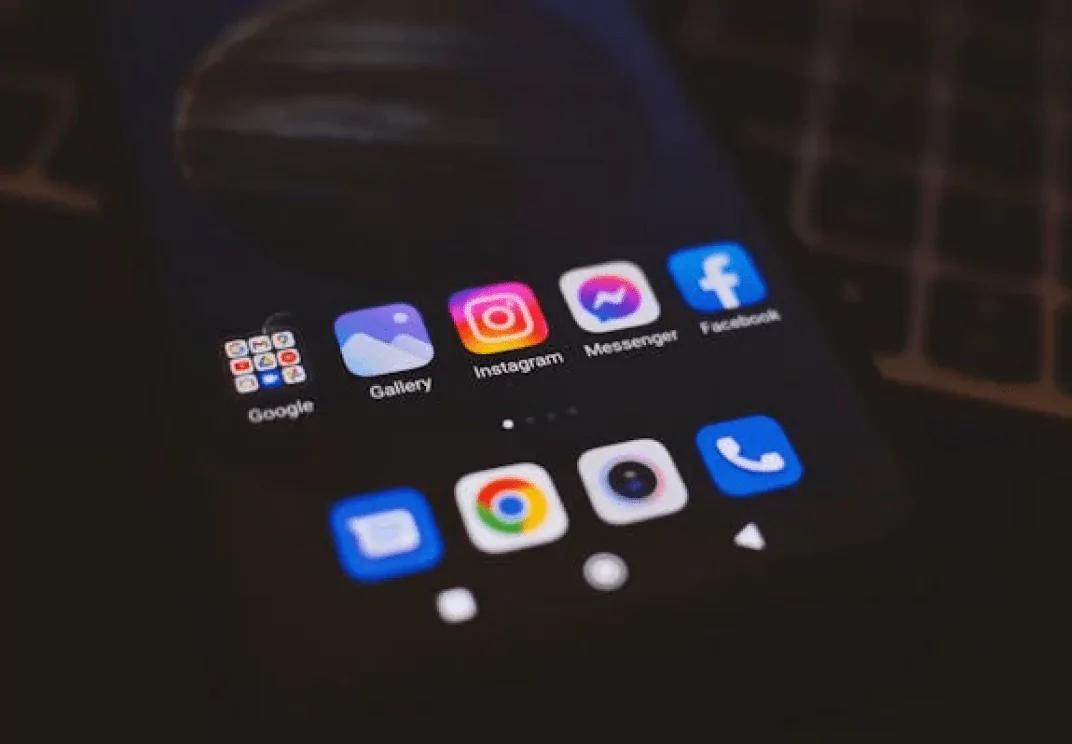 konsumenci, Facebook, tworzenie, biznes, platformy, badania, miejsca docelowe, turystyka, decyzje dotyczące podróży, bardzo aktywni, treści wizualne, określone grupy demograficzne, różne formy, potencjalni odwiedzający, marki turystyczne, grupa docelowa, grupy społeczne, wyszukiwarka, odpowiednie treści, marketing cyfrowy, strategia marketingowa, strategia mediów społecznościowych, branża turystyczna, grupa docelowa, marketing turystyczny i turystyczny, platformy mediów społecznościowych