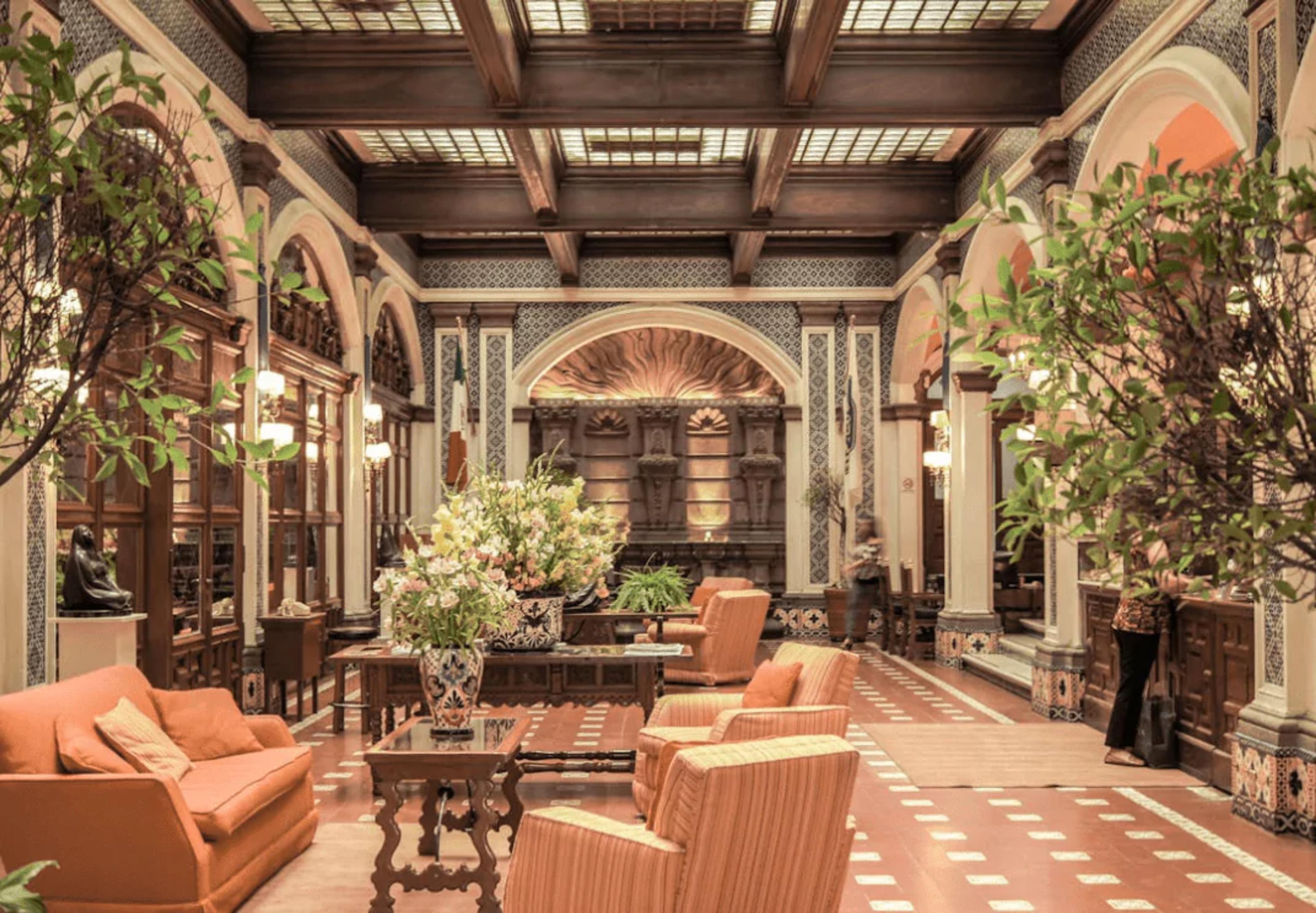 behagelig duft, sofistikeret duftudstyr, behageligt duftende hotellobby, varme omgivende dufte mennesker, sensoriske signaler