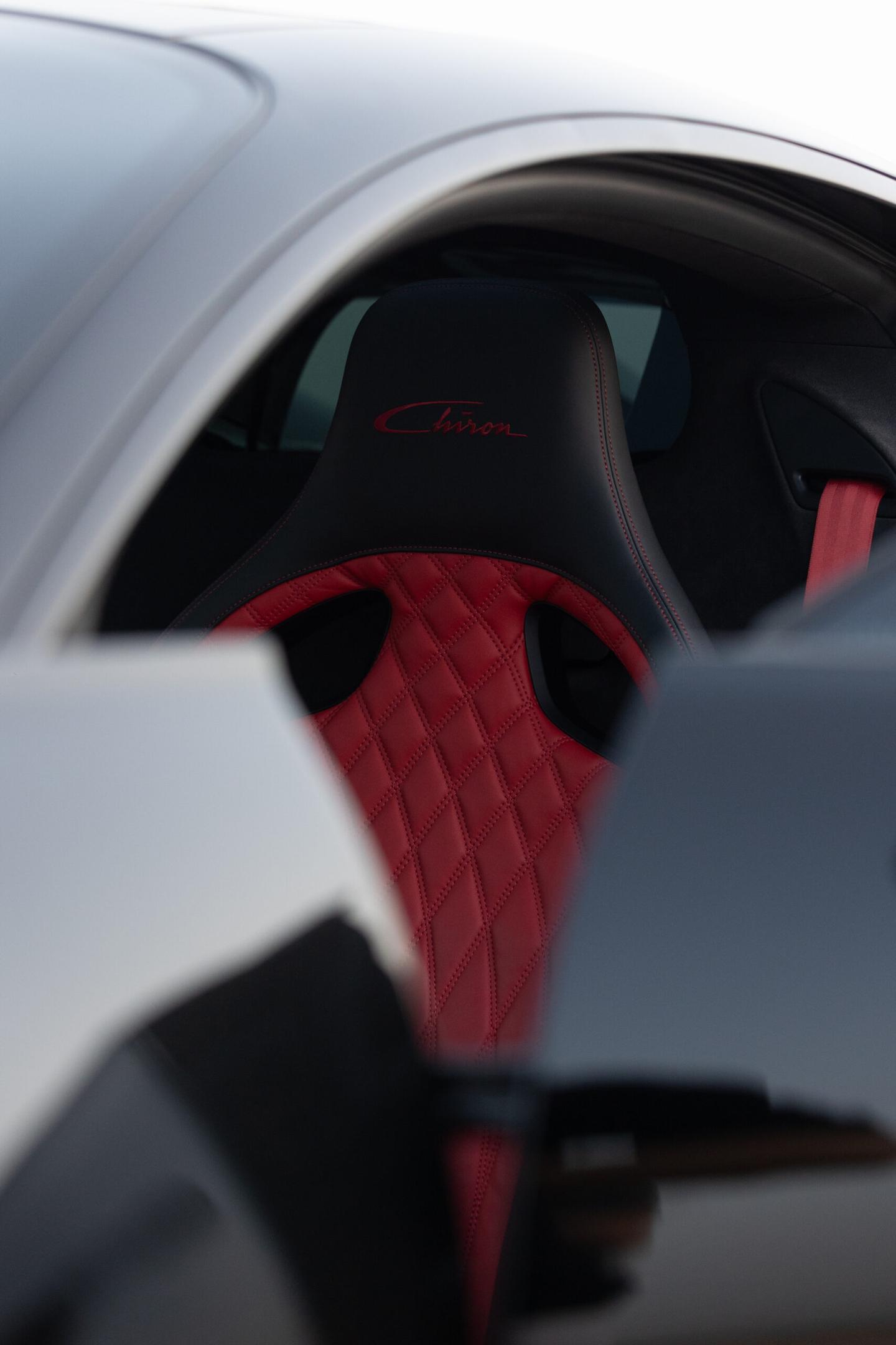 Bugatti Chiron 4