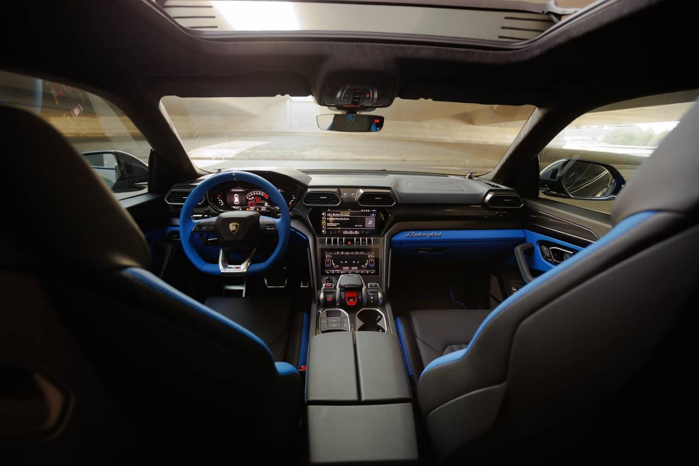 Lamborghini Urus 4