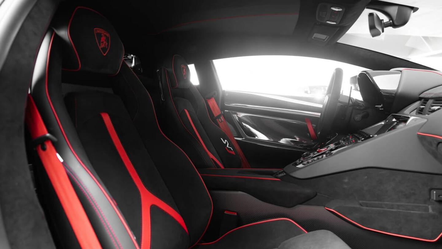 Lamborghini Aventador SVJ 4