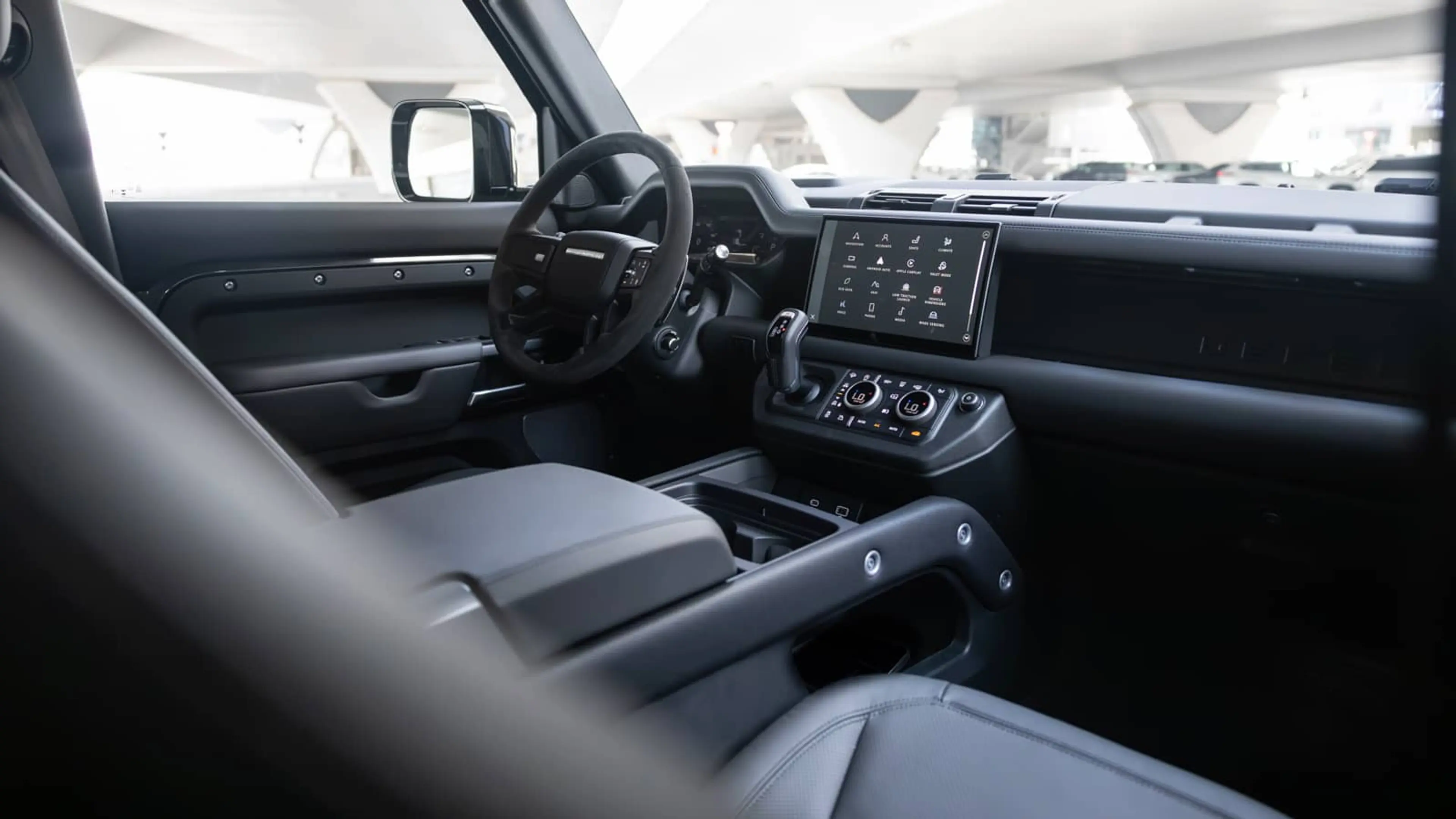 Land Rover Defender 4