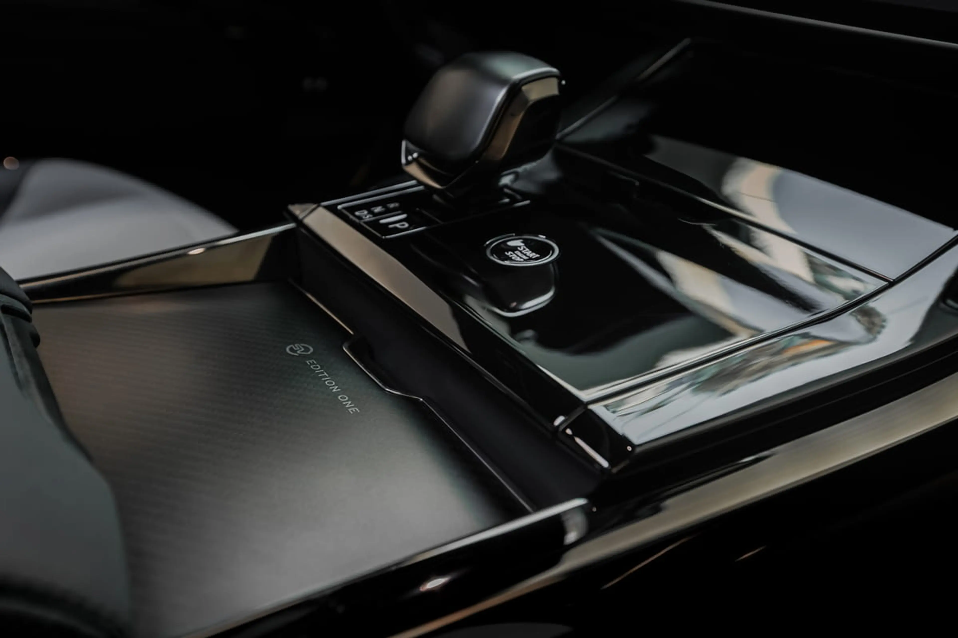 Range Rover Sport SV 4