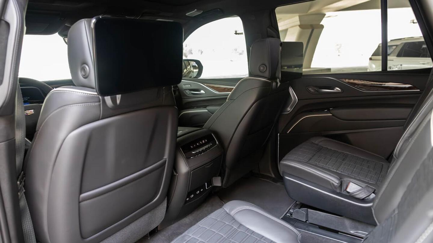 Cadillac Escalade 3