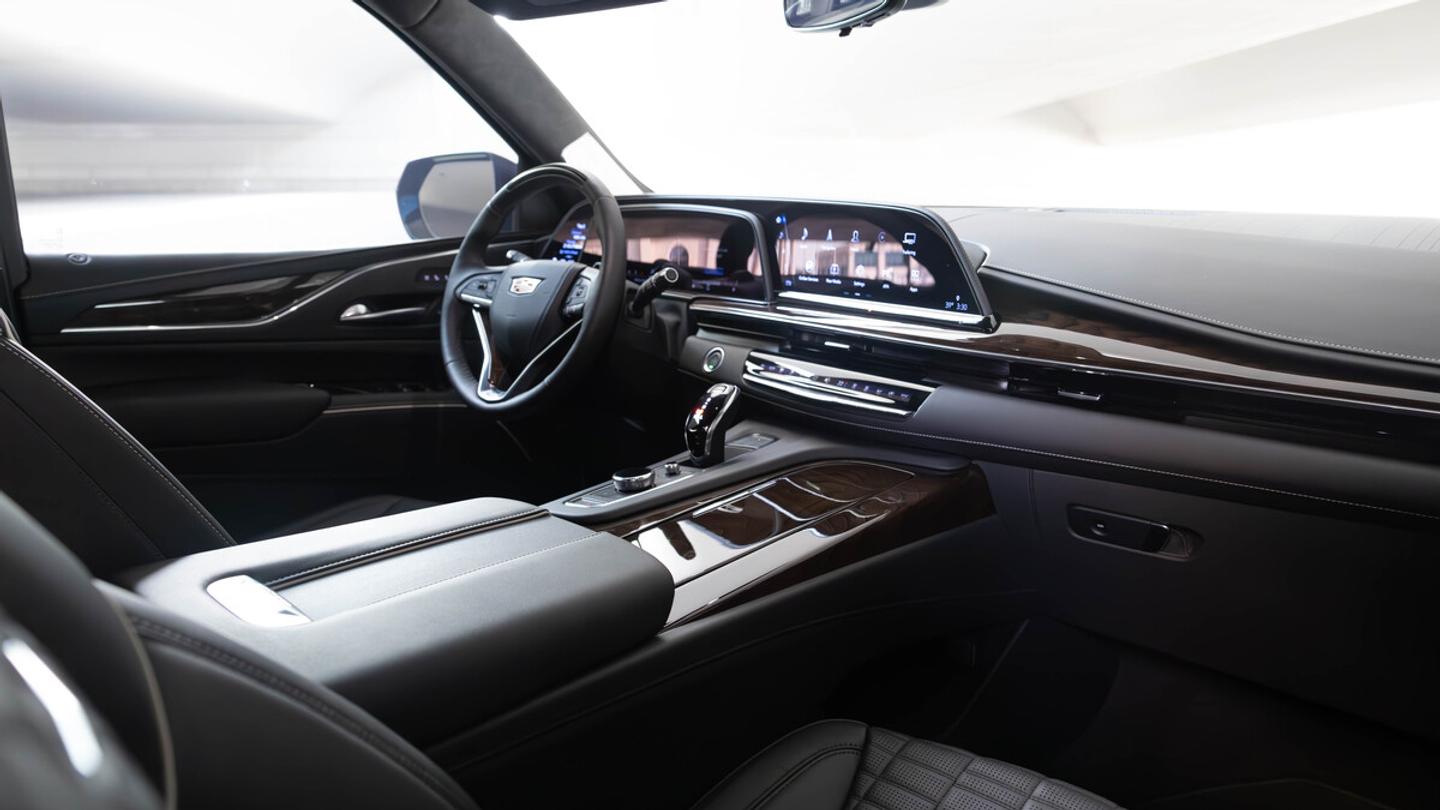 Cadillac Escalade 4
