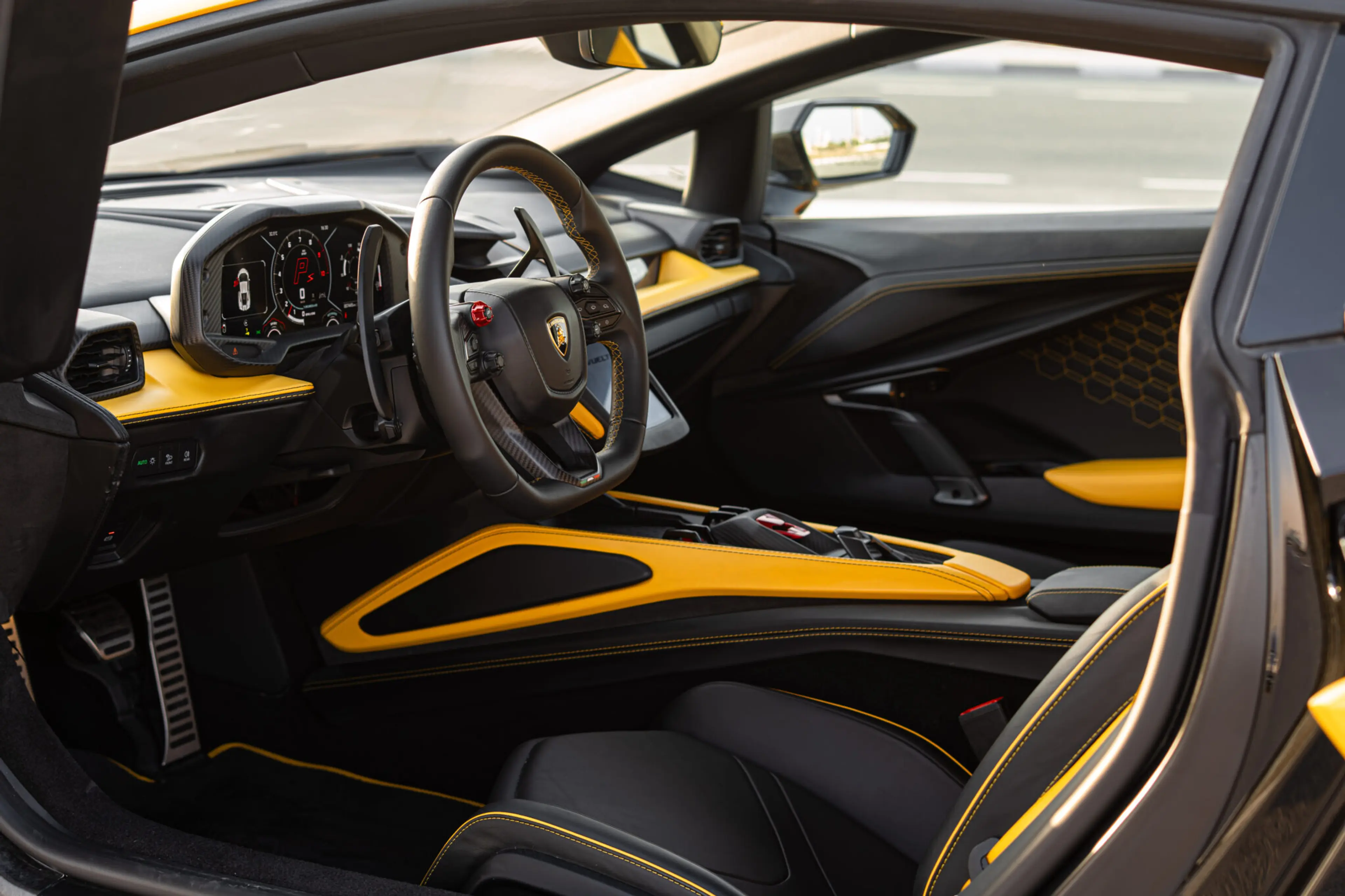 Lamborghini Revuelto 3