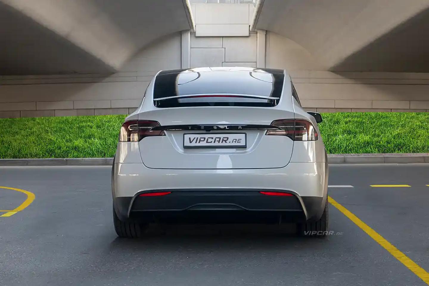 Tesla Model X 5