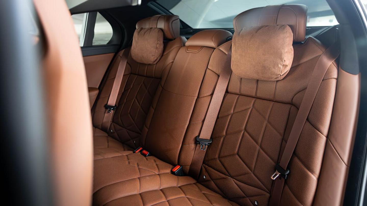 BMW 760i 4