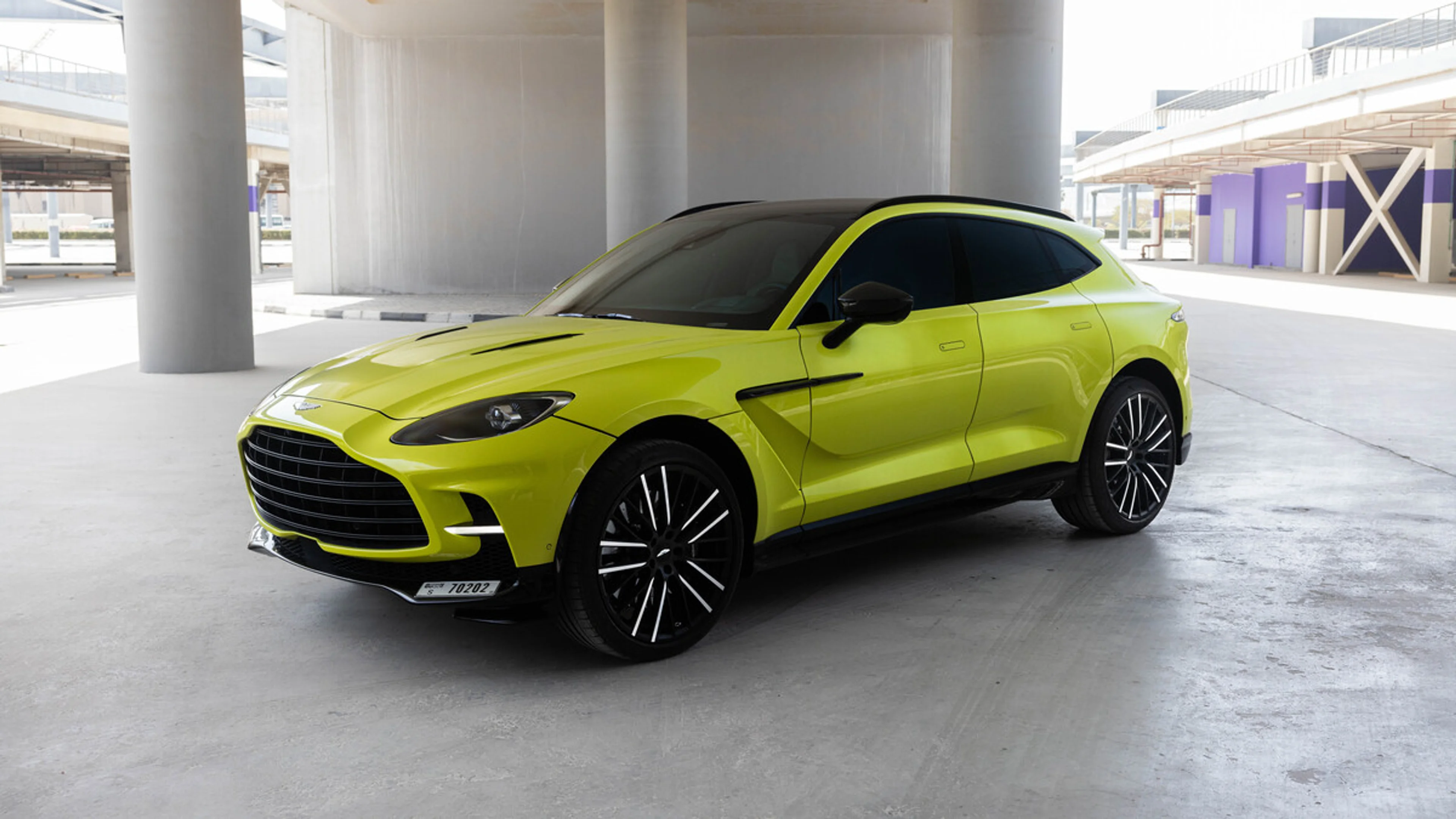 Aston Martin DBX 707 1