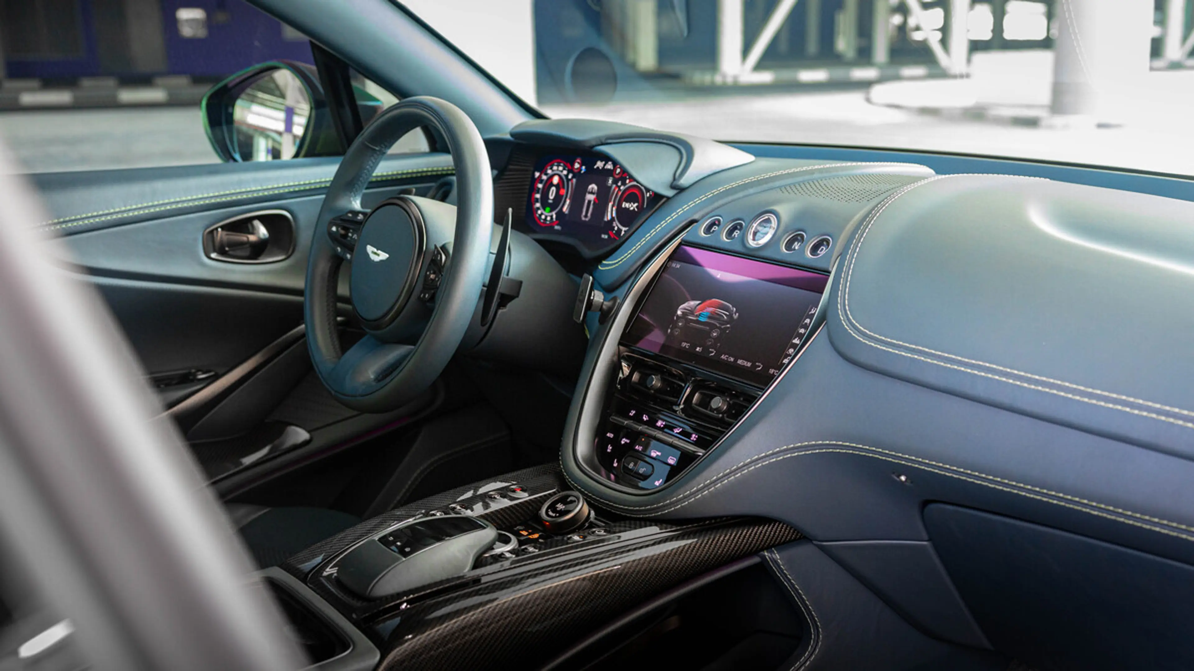 Aston Martin DBX 707 2