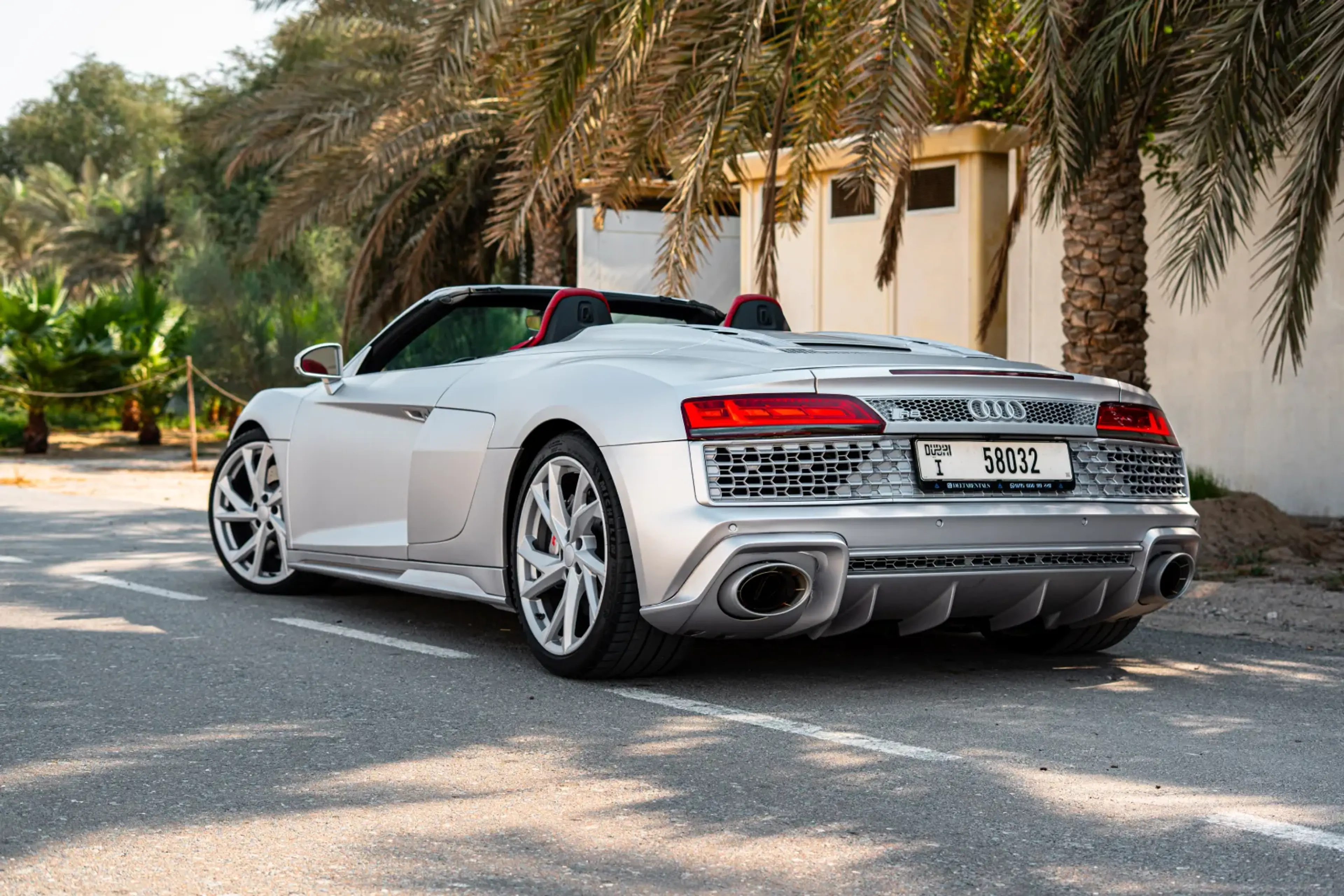 Audi R8 V10 Spyder 2