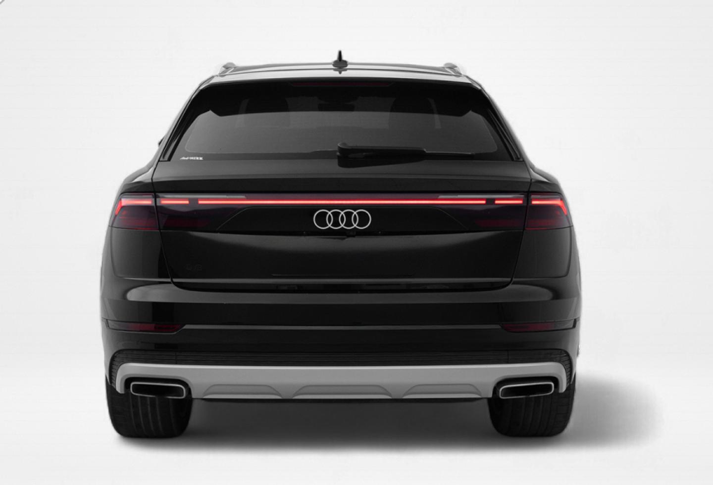 Audi Q8 4