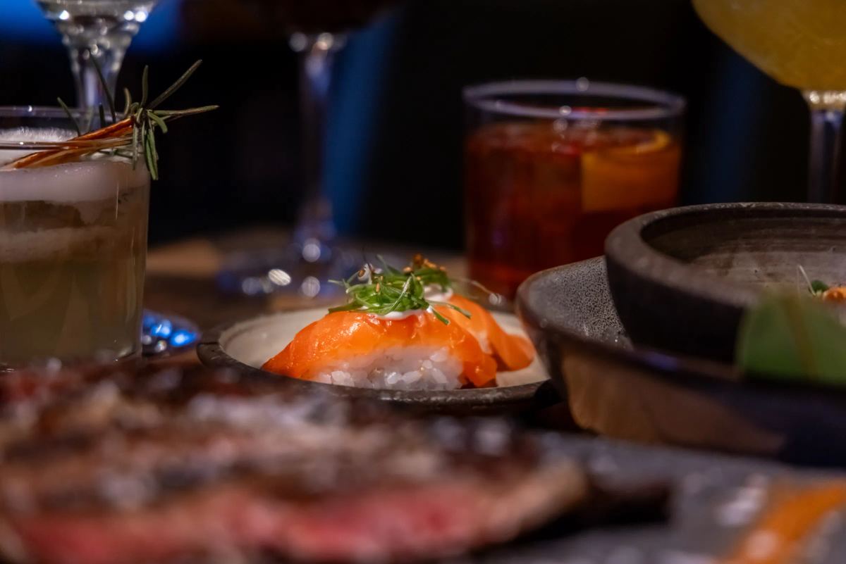 Nigiri, steik og drykkir
