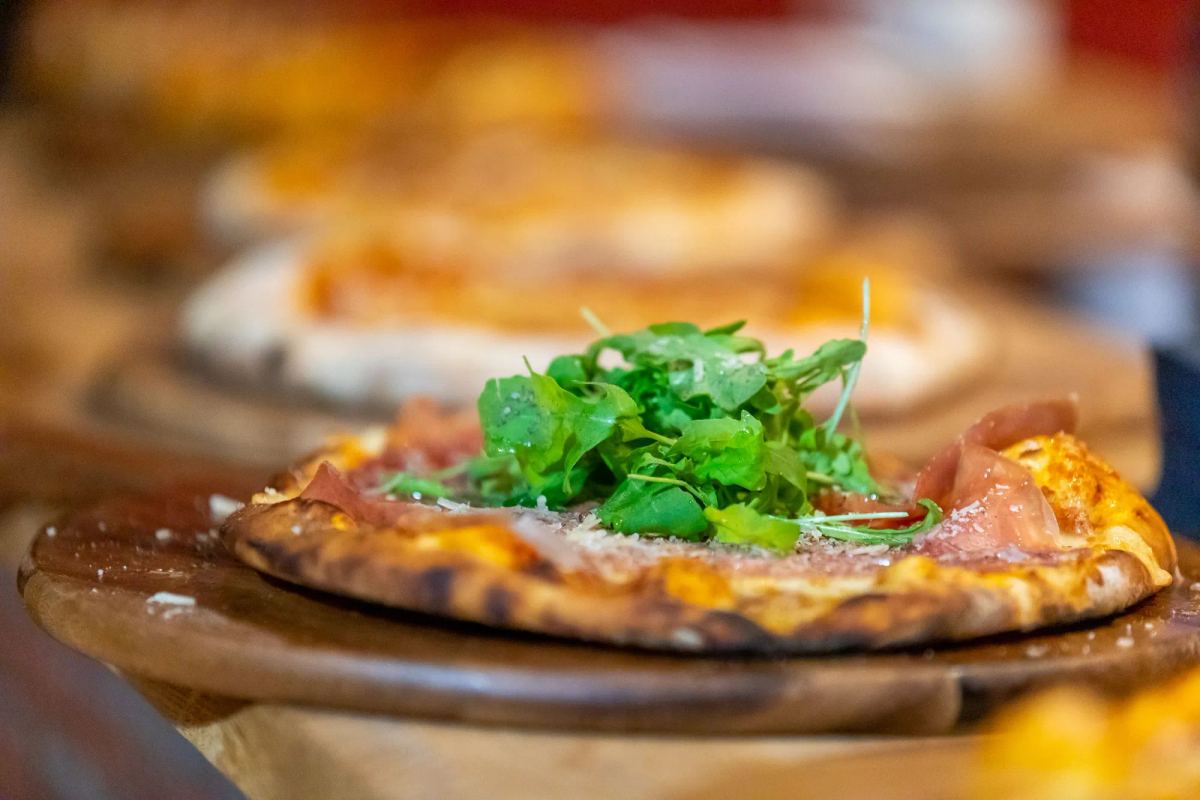 Pizza með klettasalati