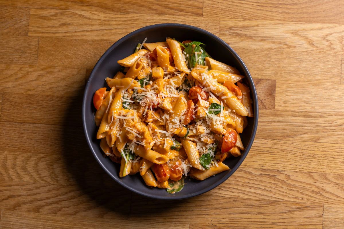 Penne með kirsuberjatómötum og parmesan
