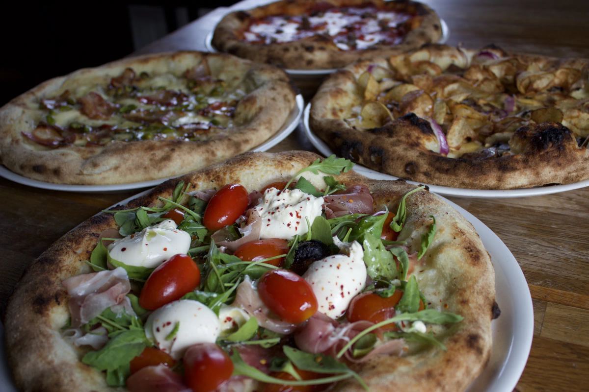 Pizzur á borði