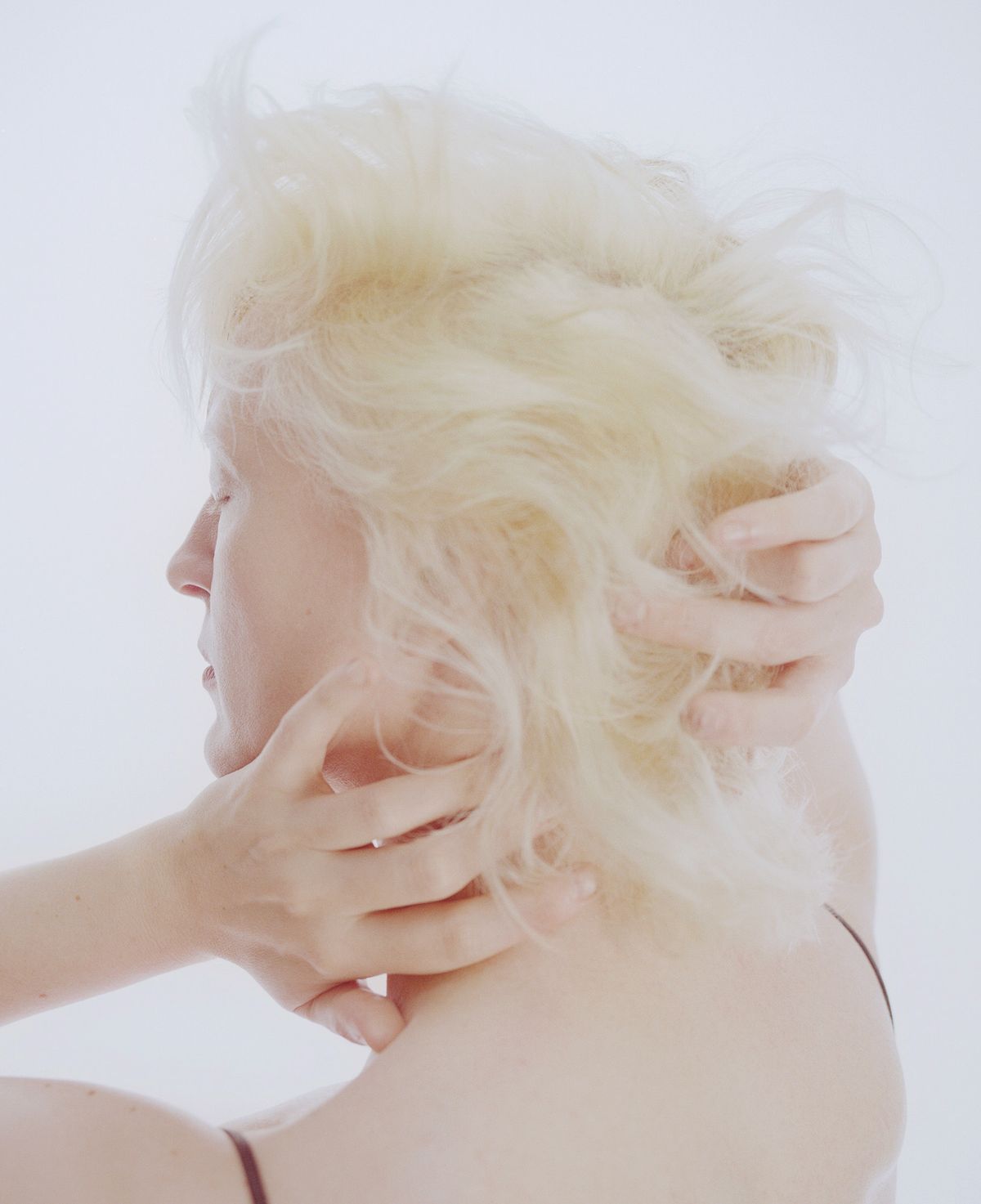 Natural hair female photographer