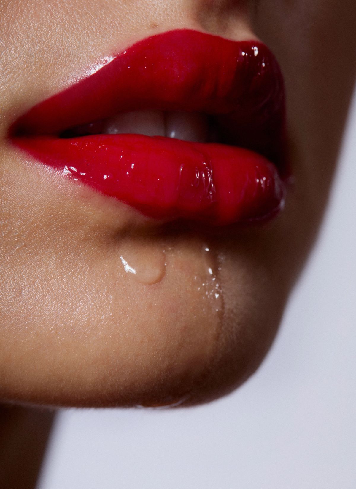 red drip lip glossy