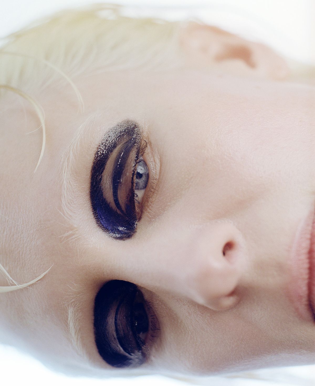 smokey eye blue navy black messy eye