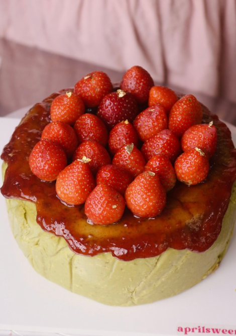Burnt Cheesecake Matcha Strawberry 16cm