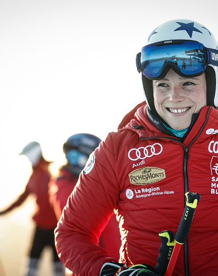 Romane Miradoli con tuta e casco