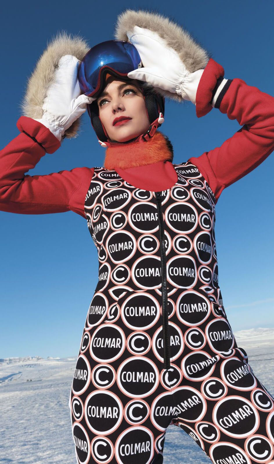 woman with gloves Colmar