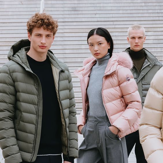 Gruppo di amici in esterna