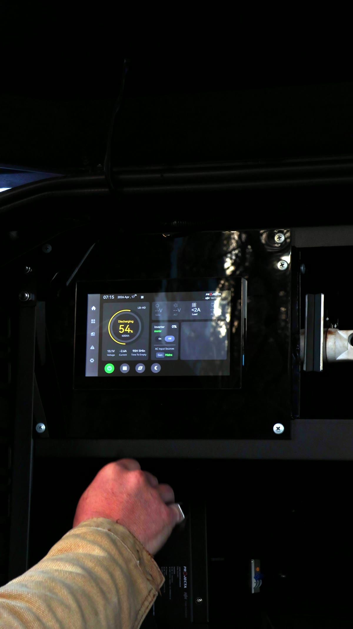 Projecta PM635 7-inch display showing the D-MAX canopy power system