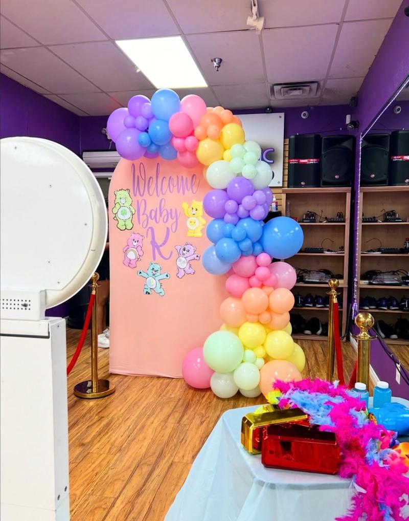 Social Booth LV balloons photo