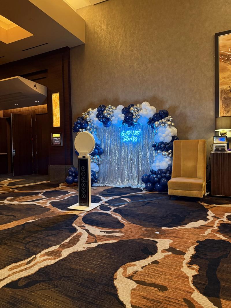 Social Booth LV balloons photo