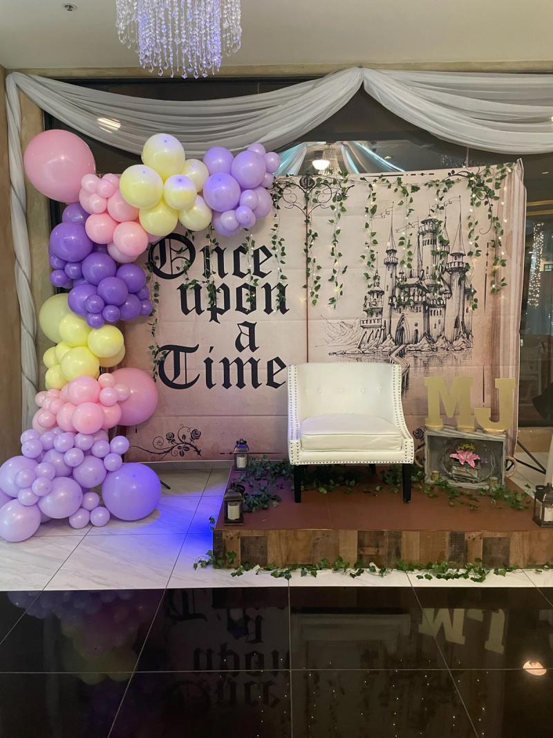 Social Booth LV balloons photo