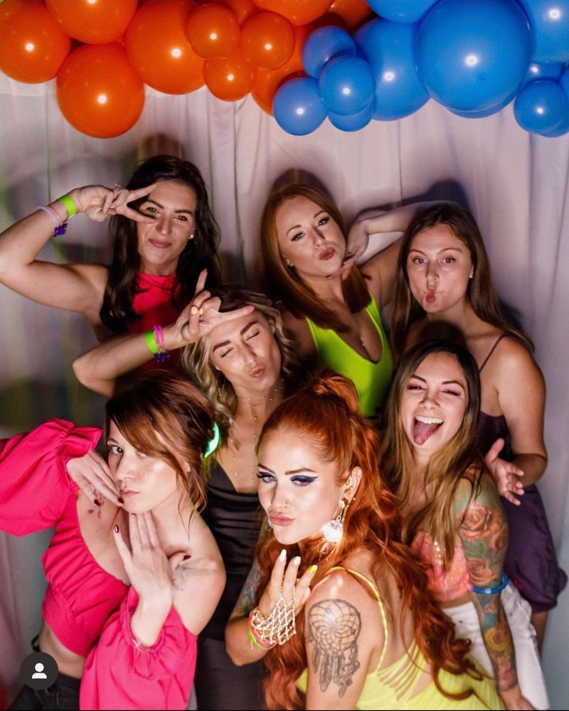 Social Booth LV balloons photo