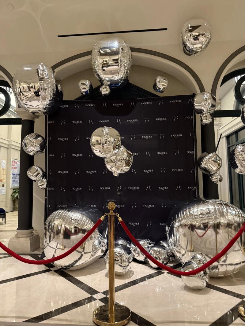 Social Booth LV balloons photo