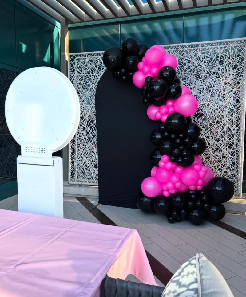 Social Booth LV balloons photo