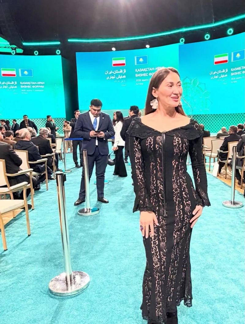 Banu Gaidar in the forum hall