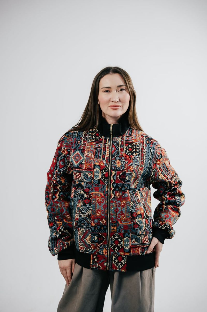 The BAY ethno bomber, studio look