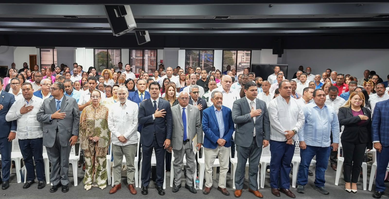 Imagen relacionada con Wellington Arnaud destaca avances en agua y saneamiento y plantea visión estratégica para el desarrollo durante conferencia del PRM - Central de Noticias
