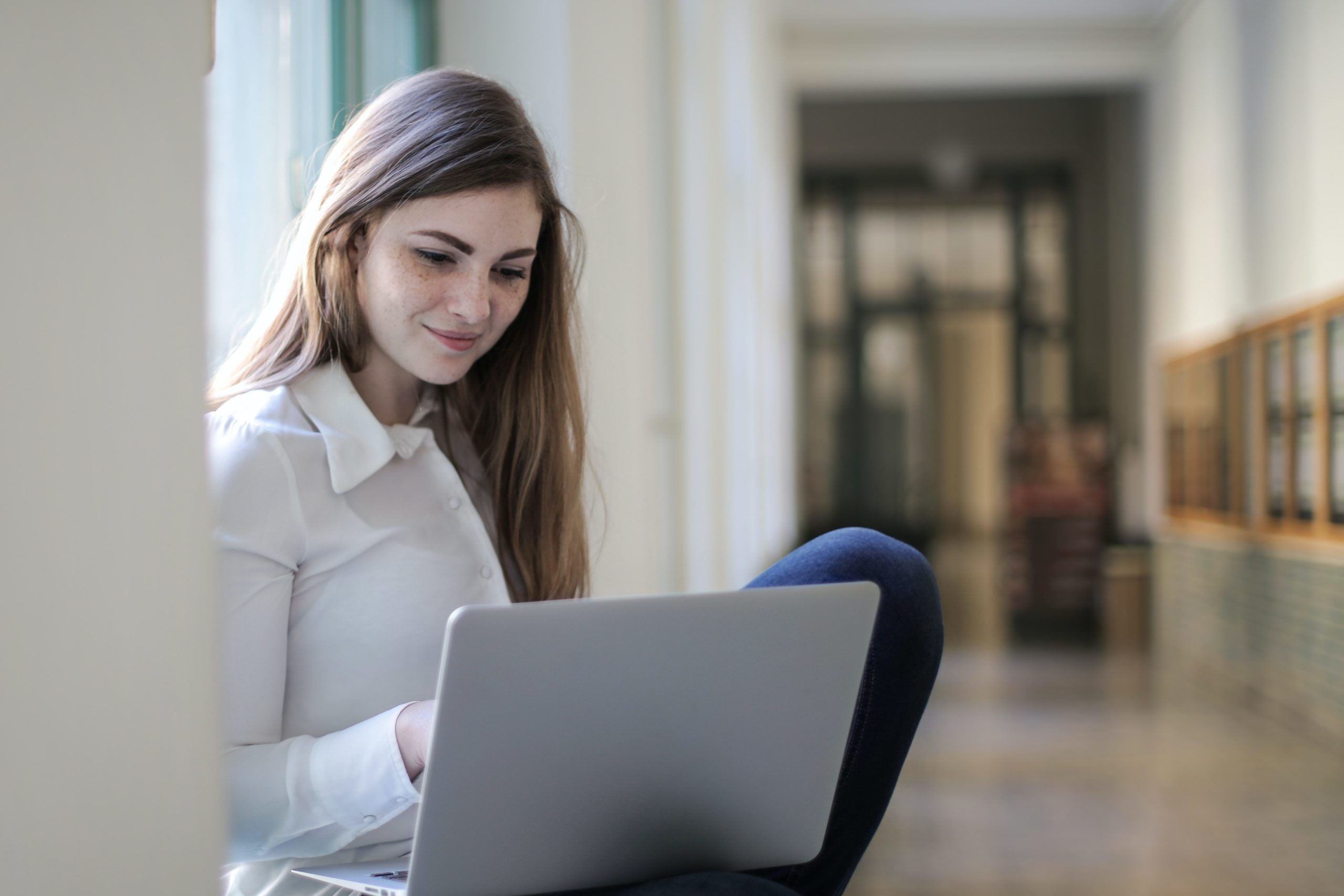 Les dernières semaines ont sans doute été excitantes et un peu stressantes pour votre ado. Choisir son programme et son établissement pour l'an prochain rend le passage au cégep tellement plus réel.