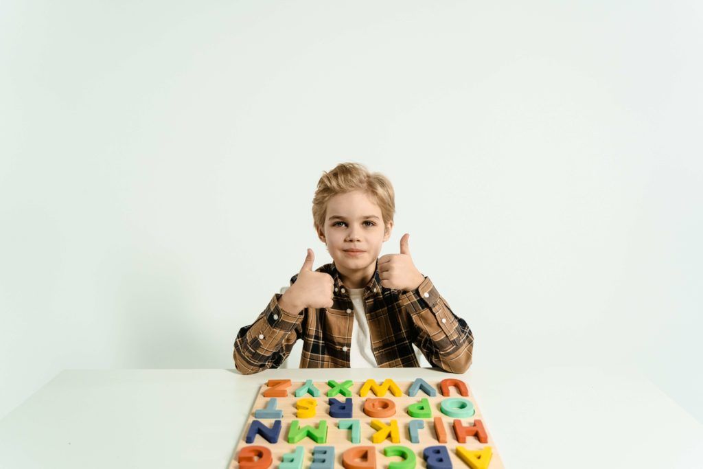 La mnémotechnique facilite la mémorisation et l’application des notions.