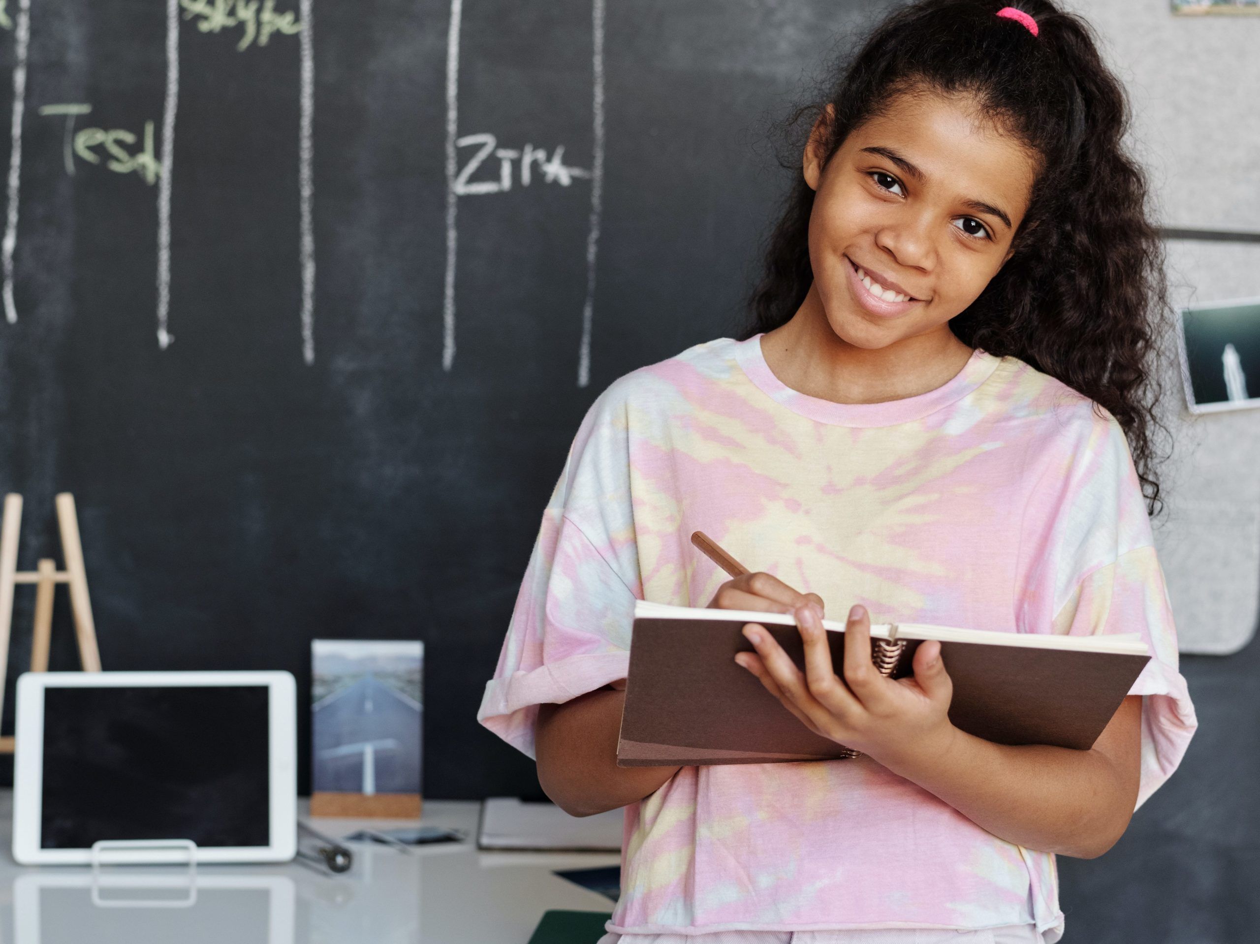 La majorité des élèves du secondaire du Québec feront l'école à la maison pendant les prochaines semaines pour freiner la pandémie de la COVID-19.