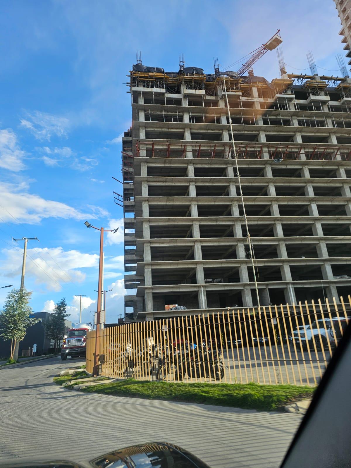 Edificio de uso mixto ubicado en Interplaza