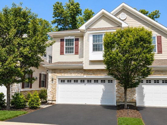 Front of the townhouse at 28 Camlet Court, Roseland NJ