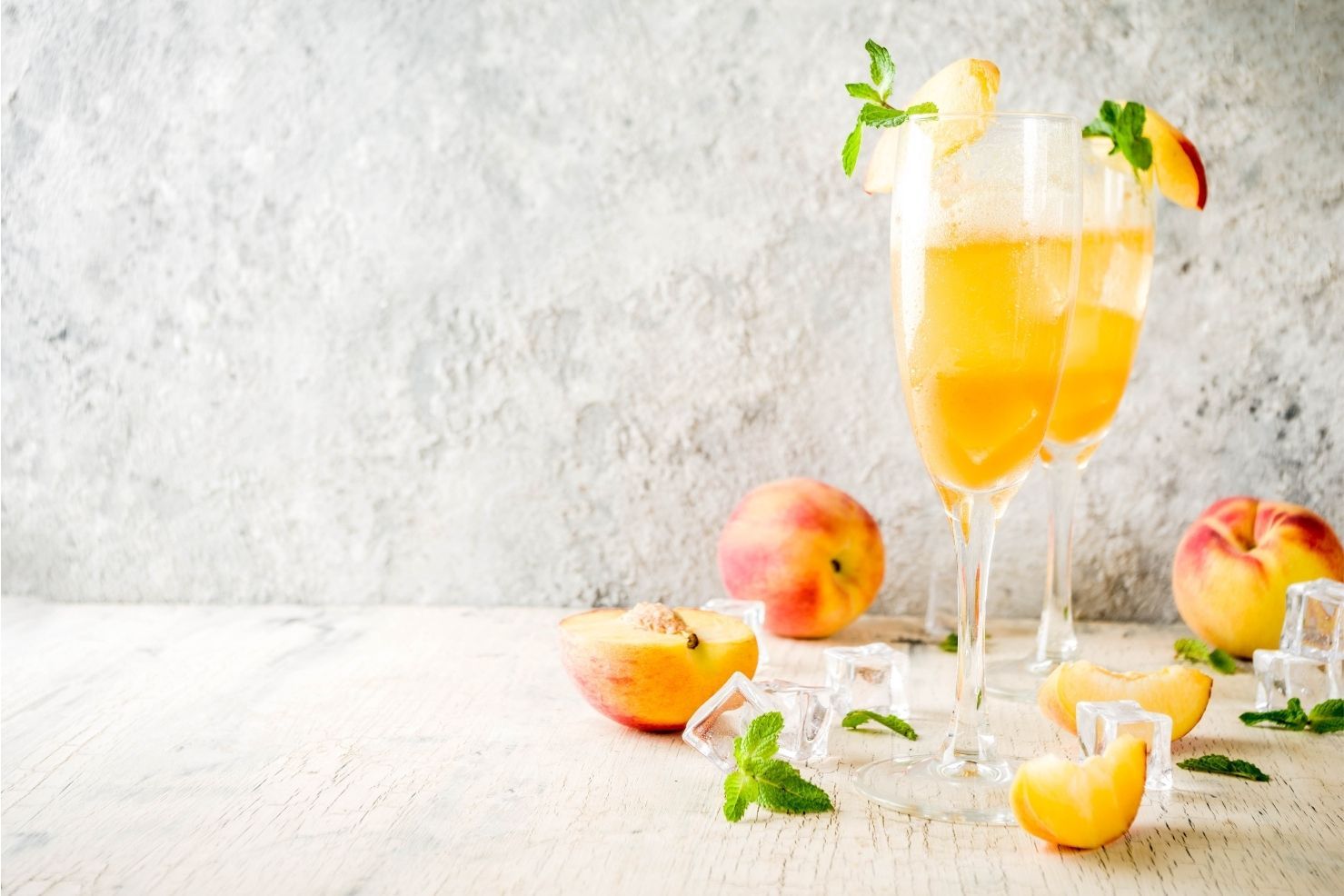 Bellini Peach Spritz