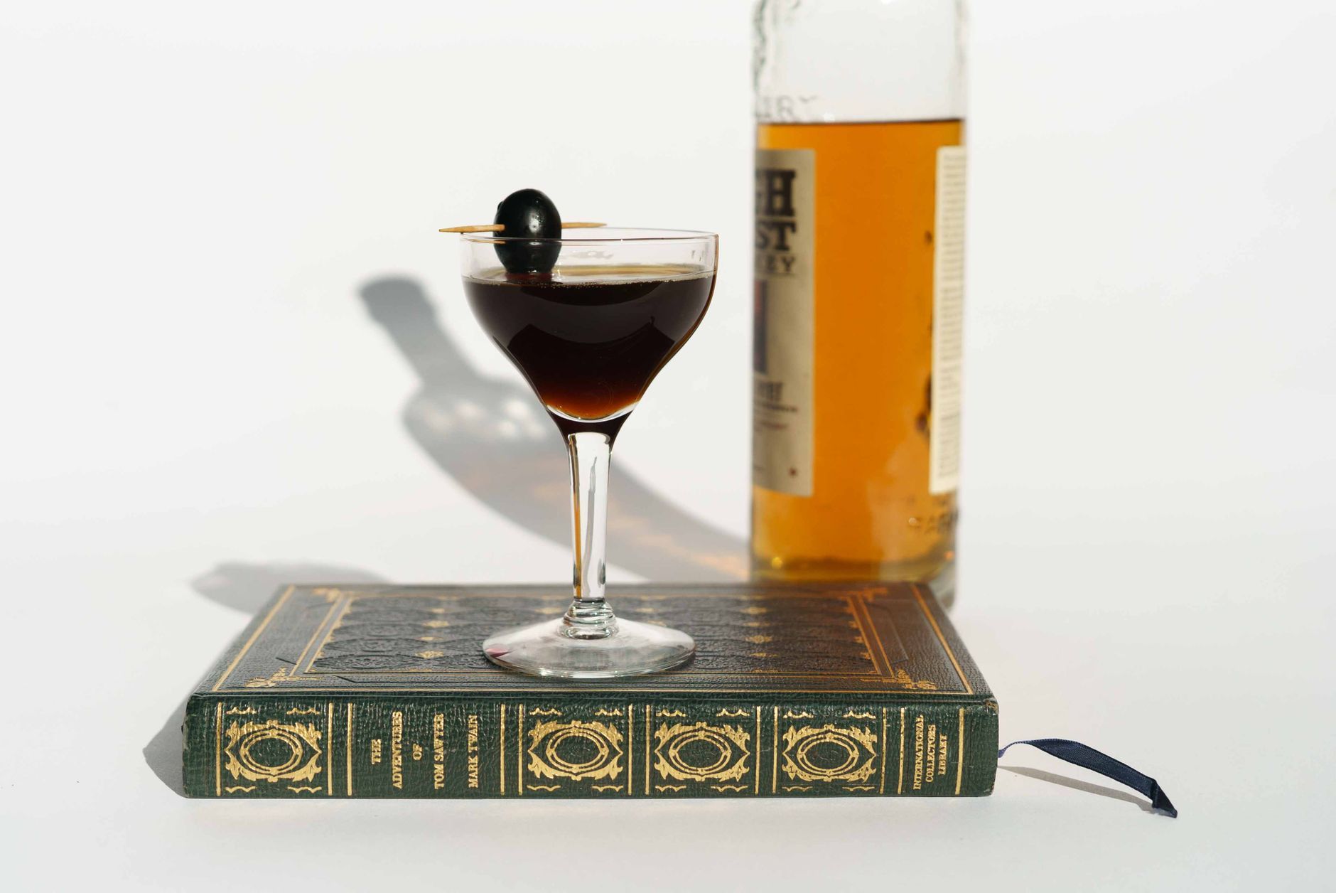 Le vermouth rouge, pilier discret du bar