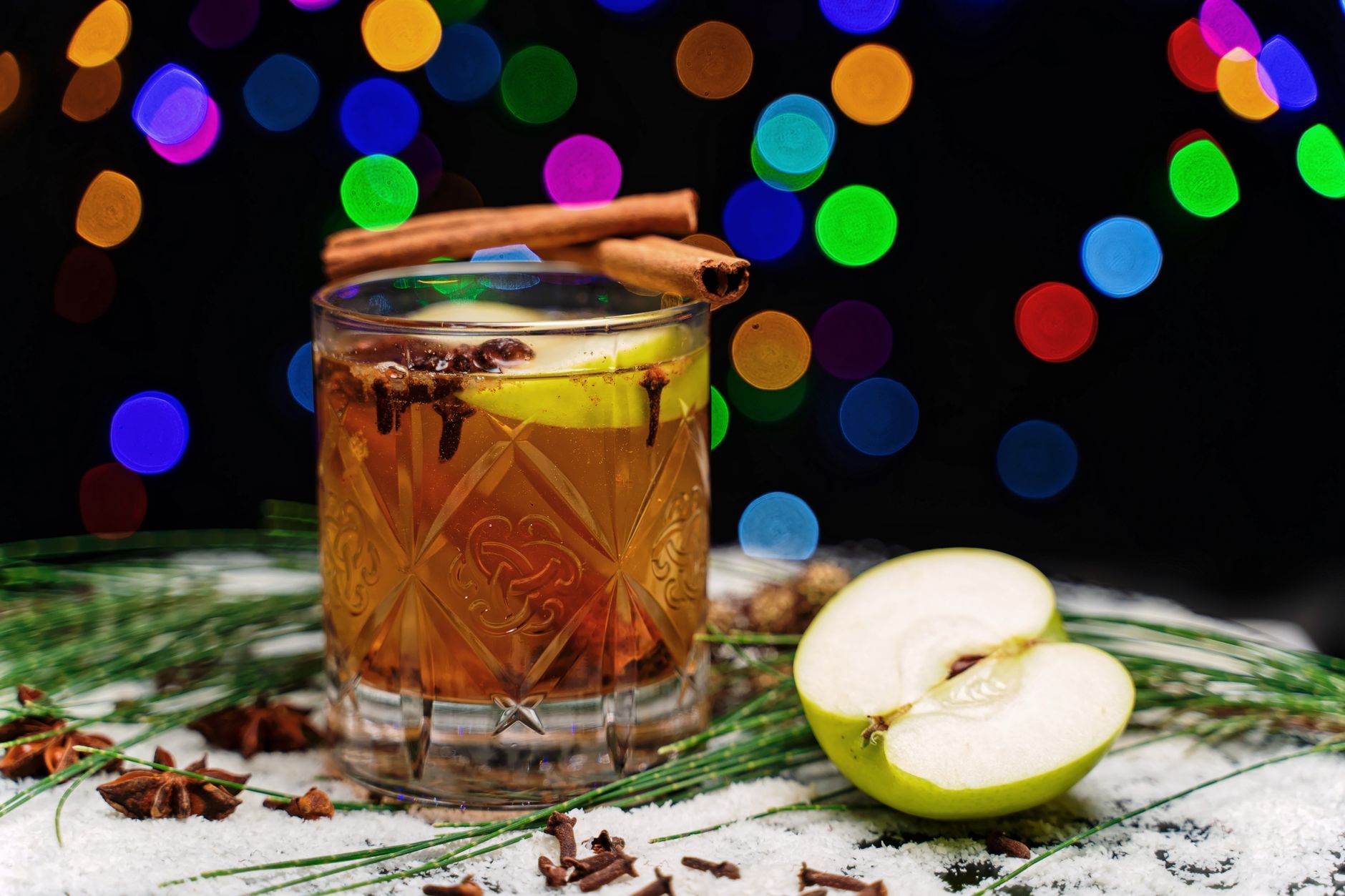 Les cocktails de Noël : 12 recettes qui tiennent chaud, ou qui pétillent