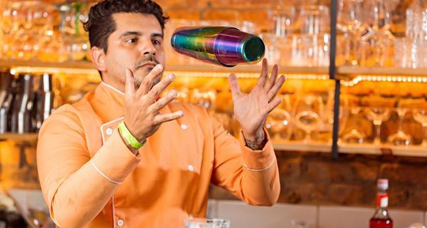 Maîtriser le shaker : le geste qui change tout
